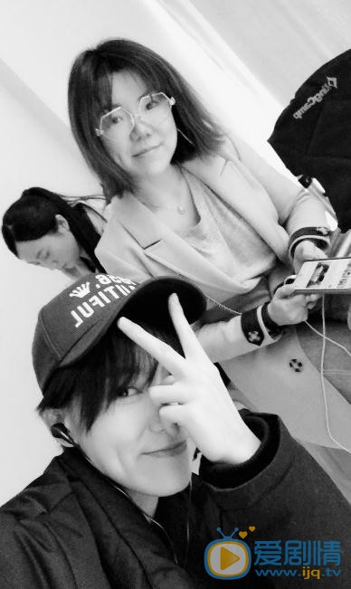 刘洛汐与人合照 刘洛汐高清写真_刘洛汐高清剧照