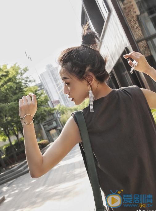 刘洛汐街拍写真 刘洛汐高清写真_刘洛汐高清剧照