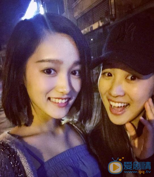 洪佳宁与人合照 洪佳宁高清写真_洪佳宁高清剧照