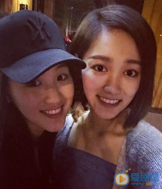 洪佳宁与人合照 洪佳宁高清写真_洪佳宁高清剧照