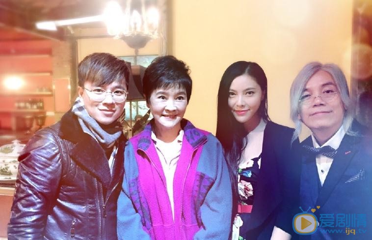 姚星竹与人合照 姚星竹高清写真_姚星竹高清剧照