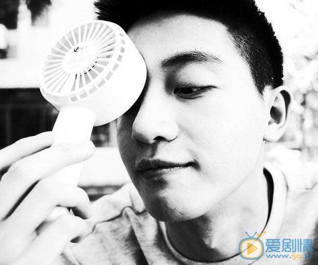陈博豪黑白照 陈博豪高清写真_陈博豪高清剧照