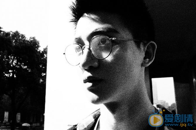 陈博豪黑白照 陈博豪高清写真_陈博豪高清剧照