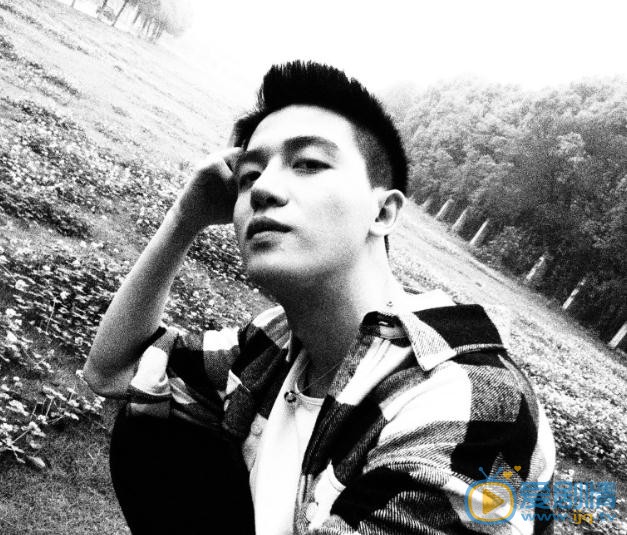 陈博豪黑白照 陈博豪高清写真_陈博豪高清剧照