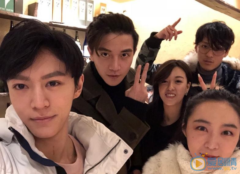 陈博豪与人合照 陈博豪高清写真_陈博豪高清剧照