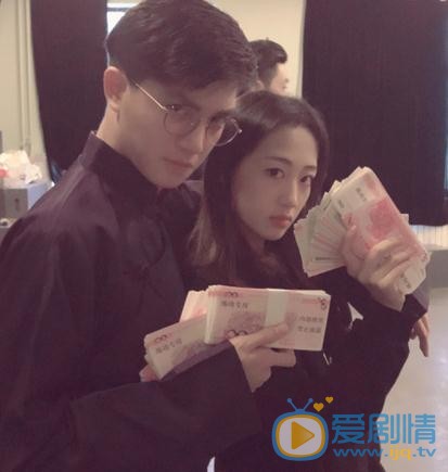 陈博豪与人合照 陈博豪高清写真_陈博豪高清剧照