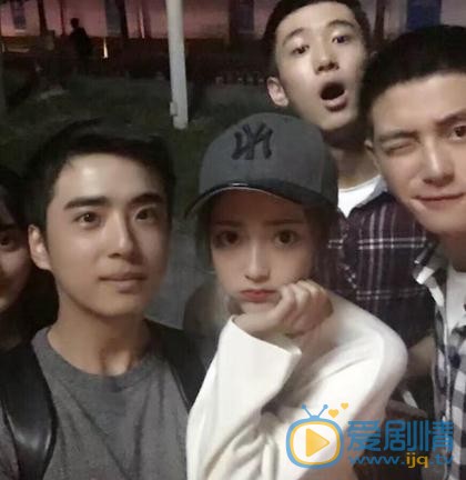 陈博豪与人合照 陈博豪高清写真_陈博豪高清剧照
