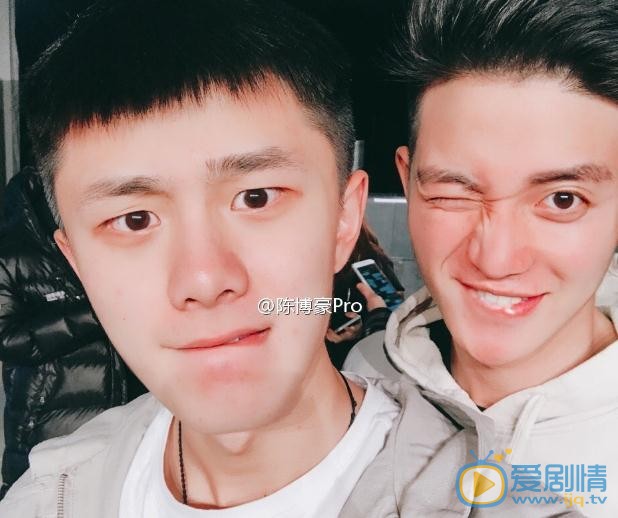 陈博豪与人合照 陈博豪高清写真_陈博豪高清剧照