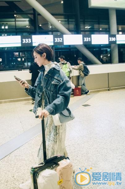 陈小纭机场照 陈小纭高清写真_陈小纭高清剧照