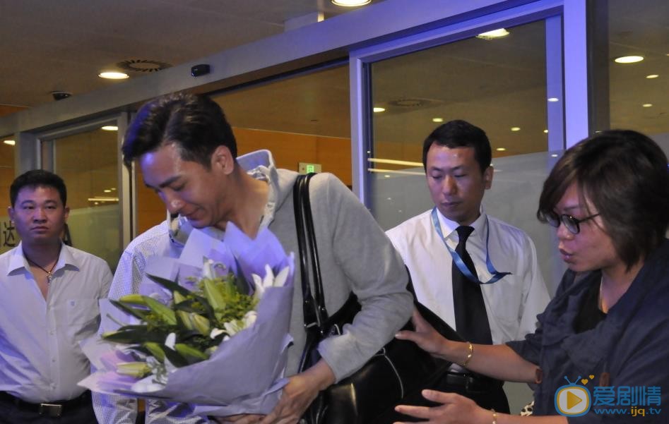 马国明机场路透照 马国明高清写真_马国明高清剧照