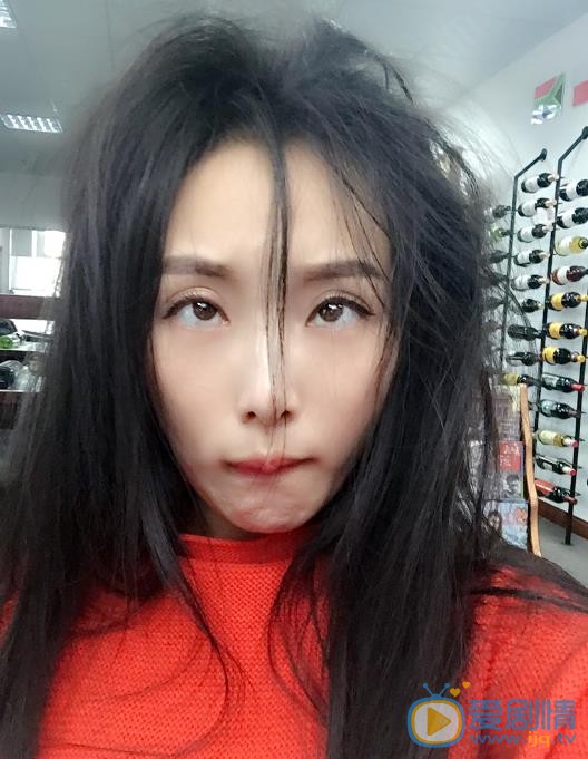 韩一菲嘟嘴卖萌照 韩一菲高清写真_韩一菲高清剧照