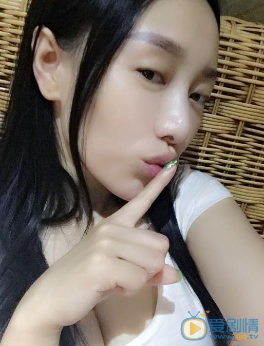 韩一菲嘟嘴卖萌照 韩一菲高清写真_韩一菲高清剧照