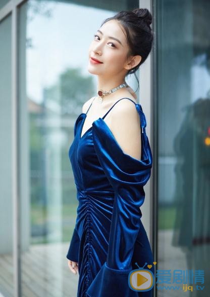 温雅绿色写真 温雅高清写真_温雅高清剧照
