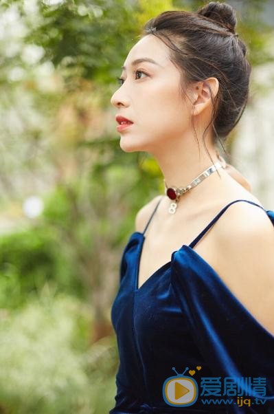 温雅绿色写真 温雅高清写真_温雅高清剧照