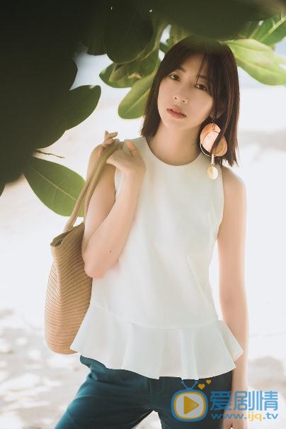 温雅绿色写真 温雅高清写真_温雅高清剧照