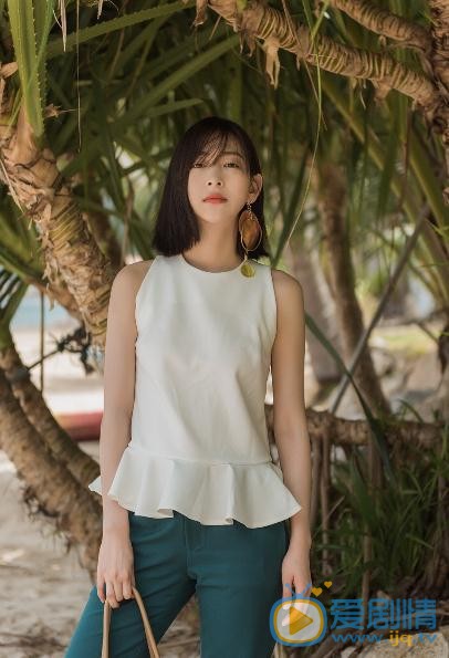 温雅绿色写真 温雅高清写真_温雅高清剧照