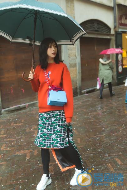 温雅雨中写真 温雅高清写真_温雅高清剧照