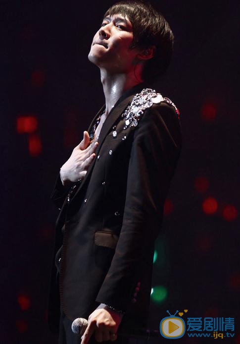 朴有天舞台照 朴有天高清写真_朴有天高清剧照