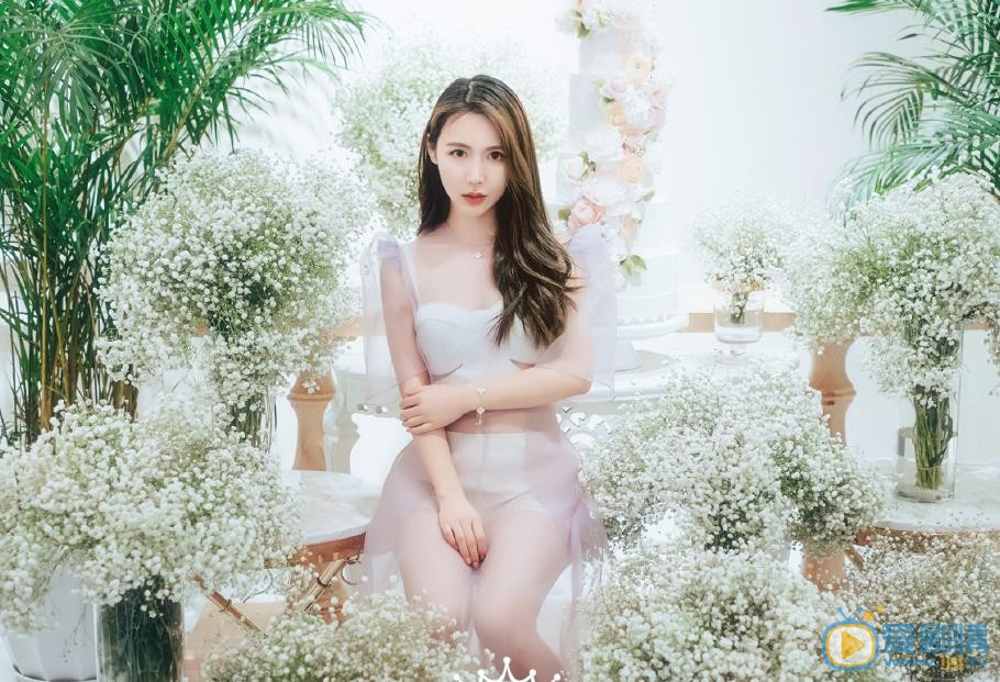 陈思娜夏日街拍照 陈思娜高清写真_陈思娜高清剧照