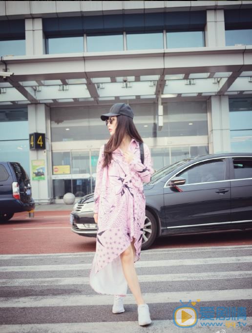 陈思娜夏日街拍照 陈思娜高清写真_陈思娜高清剧照