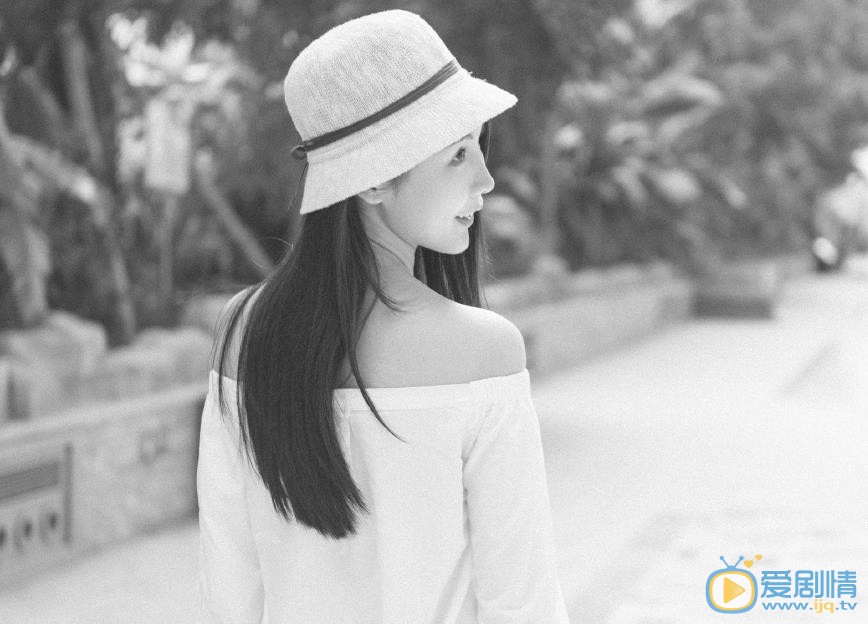 陈思娜夏日街拍照 陈思娜高清写真_陈思娜高清剧照