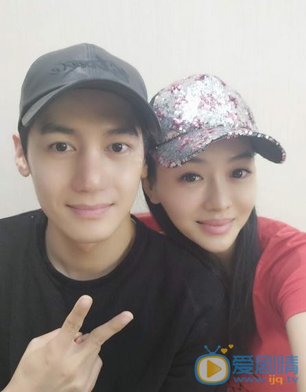 姚文婷与人合照 姚文婷高清写真_姚文婷高清剧照