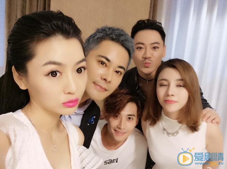姚文婷与人合照 姚文婷高清写真_姚文婷高清剧照
