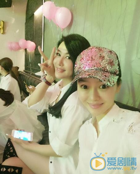 姚文婷与人合照 姚文婷高清写真_姚文婷高清剧照