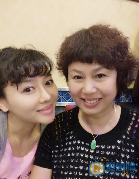 姚文婷与人合照 姚文婷高清写真_姚文婷高清剧照