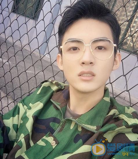 刘瑜峰生活照 刘瑜峰高清写真_刘瑜峰高清剧照