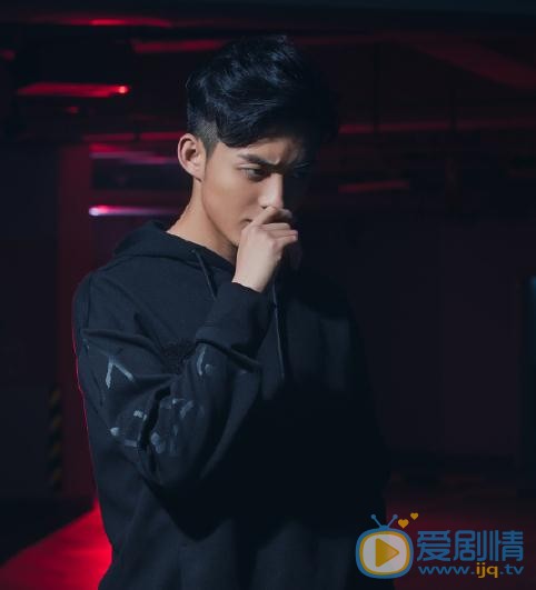 刘瑜峰街拍写真 刘瑜峰高清写真_刘瑜峰高清剧照