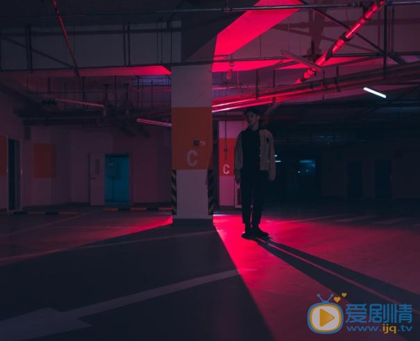 刘瑜峰街拍写真 刘瑜峰高清写真_刘瑜峰高清剧照
