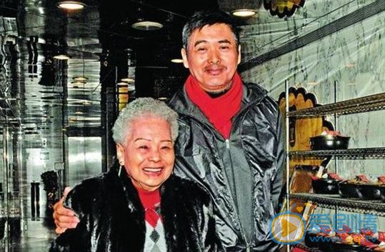 周润发家人照 周润发高清写真_周润发高清剧照
