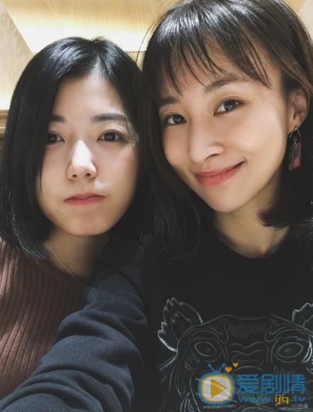 仇佩佩与人合照 仇佩佩高清写真_仇佩佩高清剧照