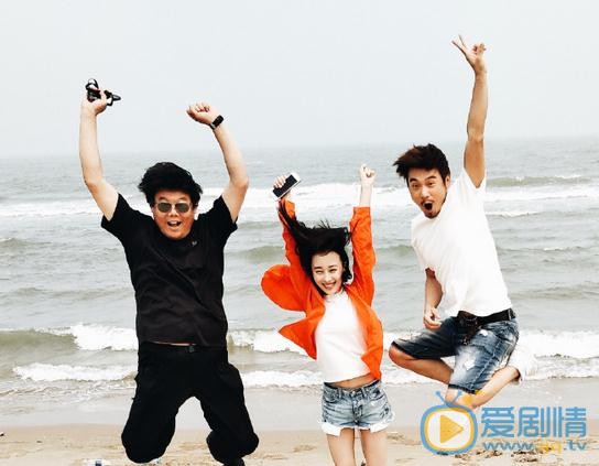 仇佩佩与人合照 仇佩佩高清写真_仇佩佩高清剧照