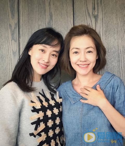 仇佩佩与人合照 仇佩佩高清写真_仇佩佩高清剧照