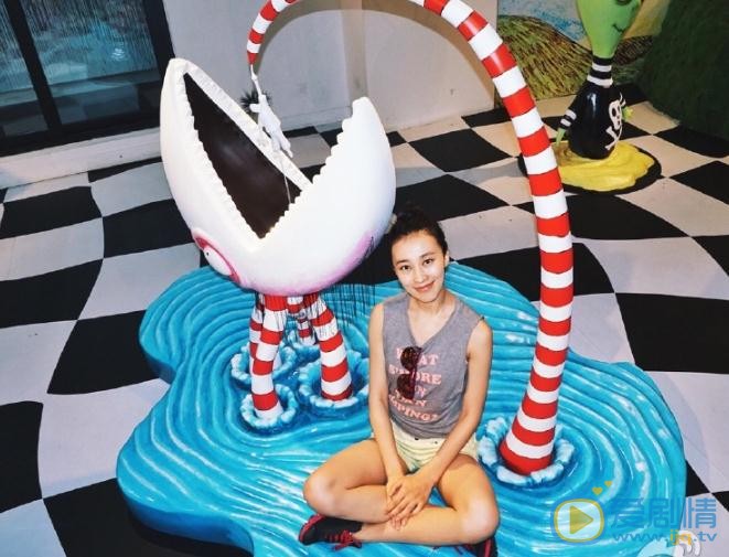 仇佩佩街拍写真 仇佩佩高清写真_仇佩佩高清剧照