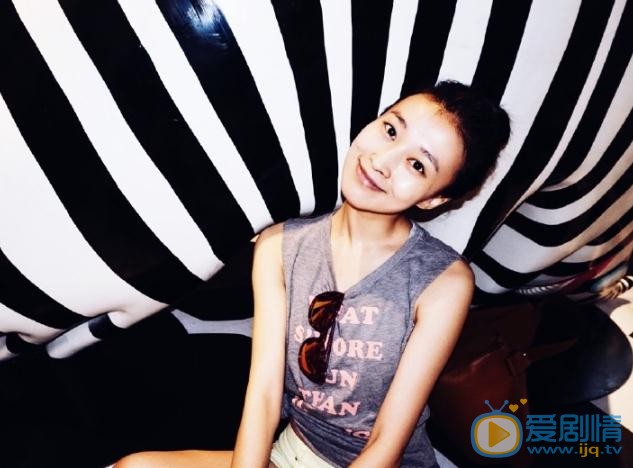 仇佩佩街拍写真 仇佩佩高清写真_仇佩佩高清剧照