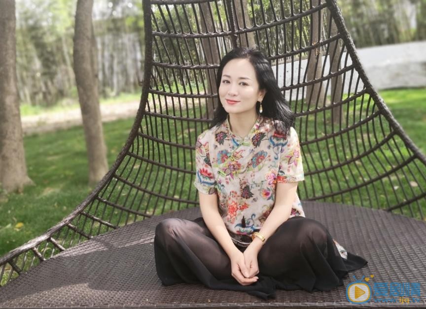 涓子时尚街拍照 涓子高清写真_涓子高清剧照