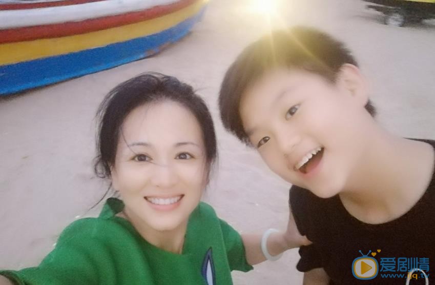 涓子家人合照 涓子高清写真_涓子高清剧照