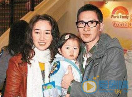 张家辉家人合照 张家辉高清写真_张家辉高清剧照