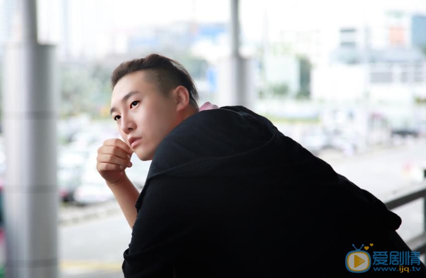 张承阳街拍大片 张承阳高清写真_张承阳高清剧照