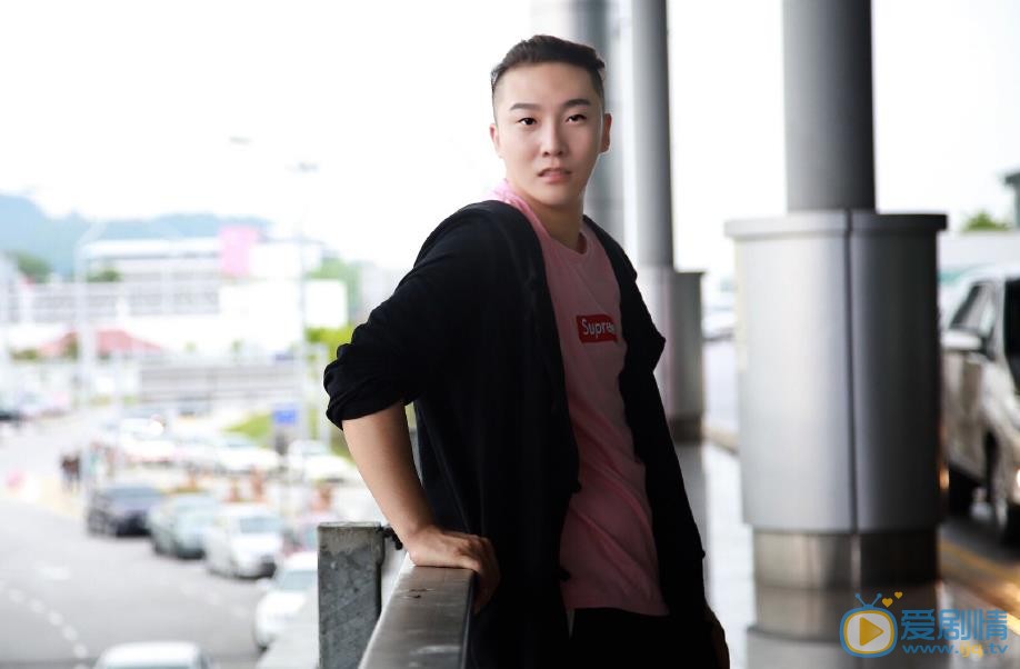 张承阳街拍大片 张承阳高清写真_张承阳高清剧照