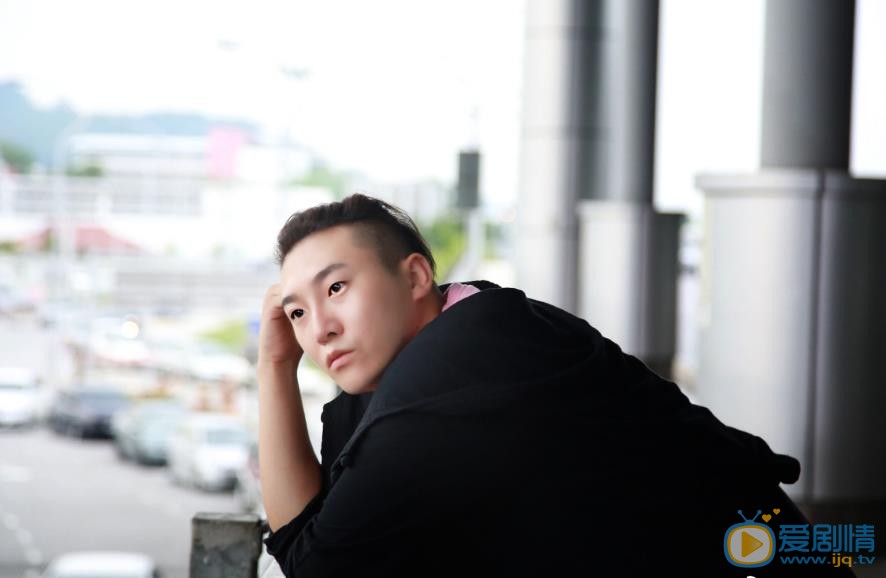 张承阳街拍大片 张承阳高清写真_张承阳高清剧照
