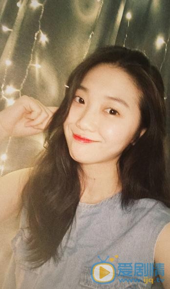 王妍言秋日写真 王妍言高清写真_王妍言高清剧照
