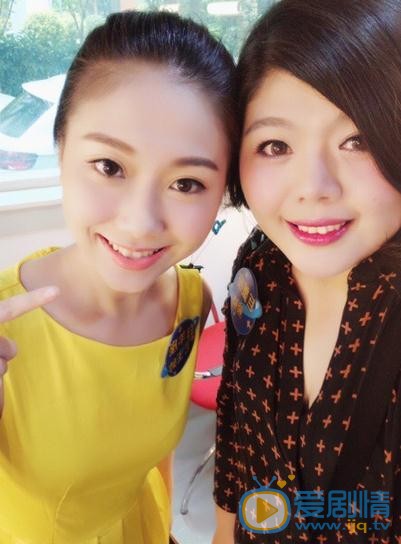王妍言与人合照 王妍言高清写真_王妍言高清剧照