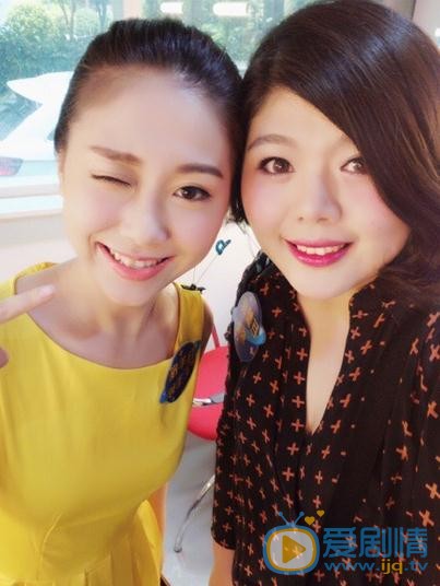 王妍言与人合照 王妍言高清写真_王妍言高清剧照