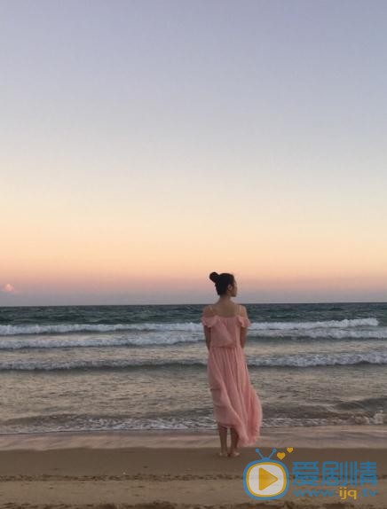 王妍言海边写真 王妍言高清写真_王妍言高清剧照
