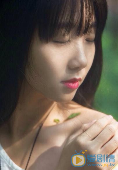 王妍言森林写真 王妍言高清写真_王妍言高清剧照