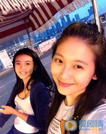 王妍言与人合照 王妍言高清写真_王妍言高清剧照